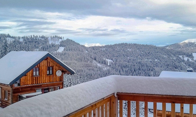 Bad Sankt Leonhard im Lavanttal House | Delightful Private Villa for 8 with Scenic Terrace and WIFI
