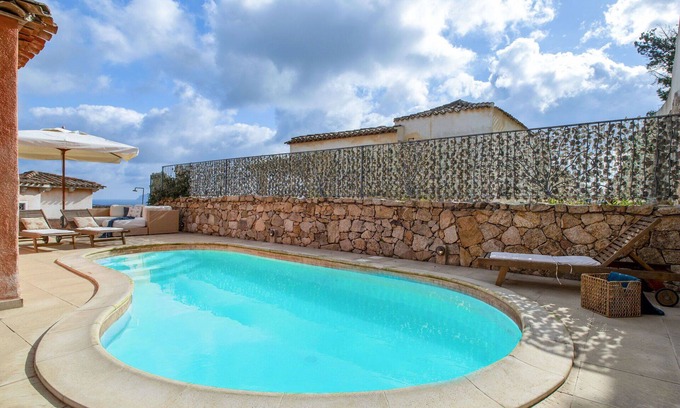 Abbiadori Villa | Elegant Private Villa for 10 with Pool and Ocean Views