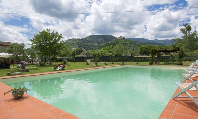 Cascine-La Croce Villa | Inviting Private Villa with Pool, WiFi & Pet-Friendly Stay