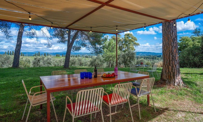 Follonica House | Wonderful private villa for 11 people with A/C, WIFI, TV, patio and parking