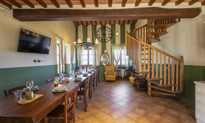 Lucignano House | Elegant Private Villa for 10 with Pool and Hot Tub