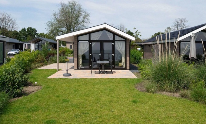 Enkhuizen House | Wonderful private villa for 4 guests with WIFI, TV, terrace and parking