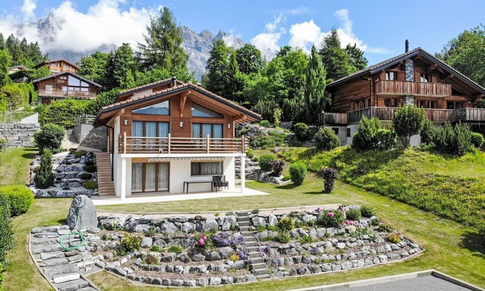 Ovronnaz House | Wonderful private villa with WIFI, TV, terrace, pets allowed, panoramic view and parking