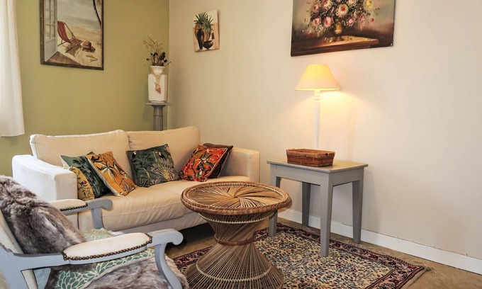 Le Ru House | Inviting Private Villa for 5 with Ocean View & WIFI