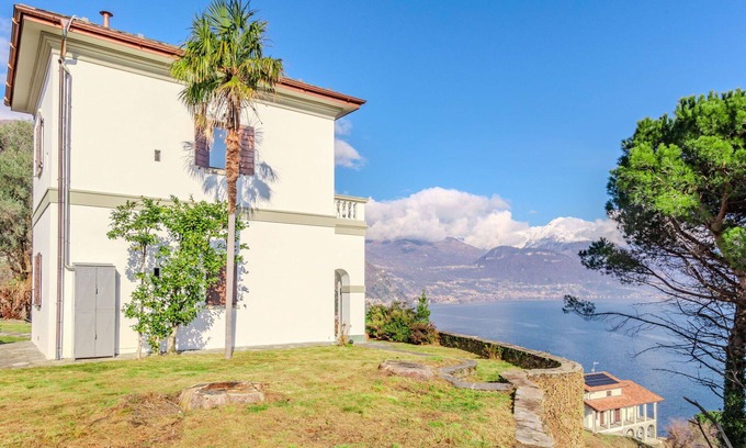 Pianello del Lario Villa | Wonderful private villa for 4 guests with WIFI, TV and patio