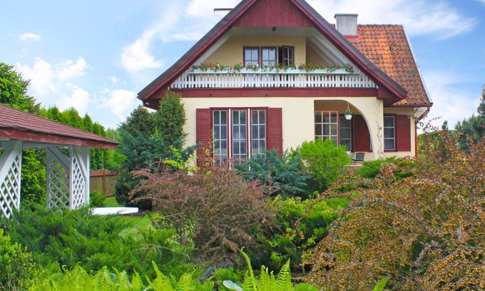 Ogonki House | Beautiful Villa for 6 with Lake View and Spa Amenities