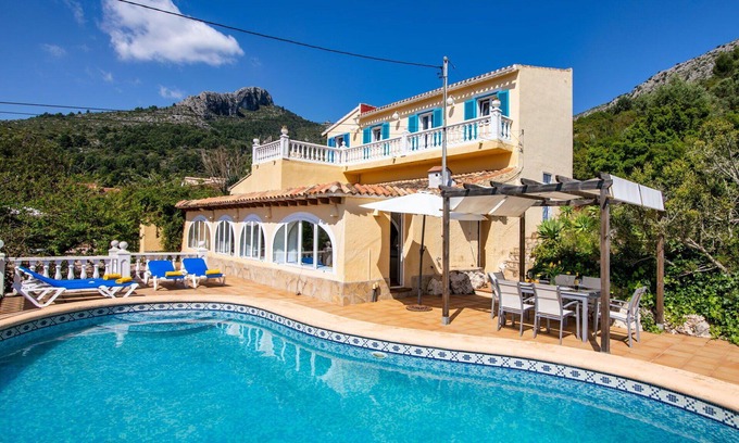 Sagra Villa | Private Villa for 6 with Pool, Ocean Views & Modern Amenities
