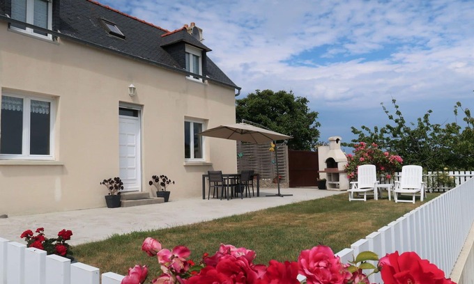 Le Ru House | Serene Private Villa with Ocean View, WiFi & Parking