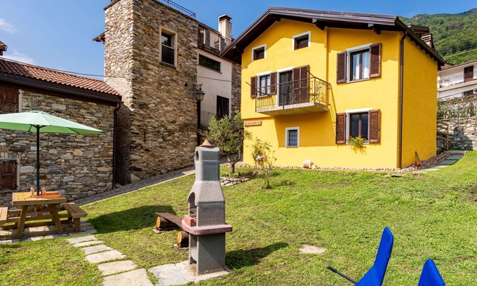 Sorico House | Cozy Villa for 4 with WiFi, Pets Allowed & Lake Views