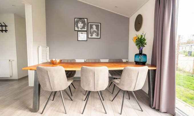 Linden House | Inviting Private Villa for 6 with WIFI and Terrace