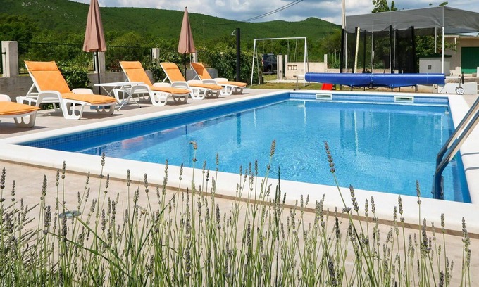 Dicmo House | Wonderful private villa with private pool, WIFI, A/C, TV, terrace, pets allowed and parking