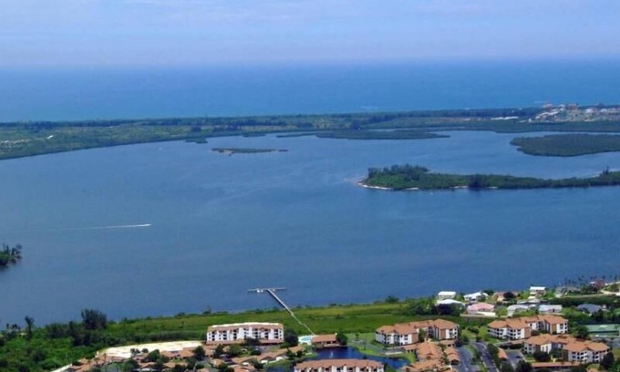 Sebastian Condo | Scenic Riverfront Escape with Free Boat Dockage & Pool