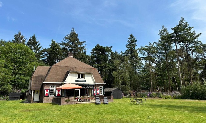 Municipality of Zundert House | Idyllic Rural Estate Surrounded by Nature and Comfort