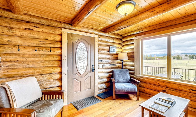 Polebridge Cabin | Cozy Rustic Cabin with Kitchen near Glacier National Park