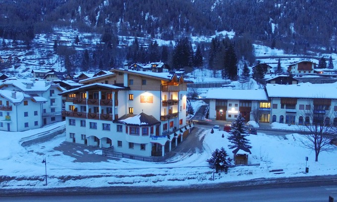 Cogolo Hotel | Experience the Perfect Suite "Vioz" in Peio - Rated 10/10