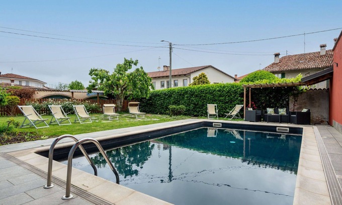 Narzole House | Ideal Villa for 12 with Pool, A/C & Pet-Friendly Amenities
