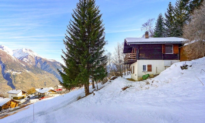 Eischoll House | Cozy Villa for 4 with WIFI, Panoramic Views & Parking
