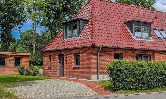 Hauert House | Cozy Villa for 4 with WiFi, Terrace, and Pet-Friendly Options
