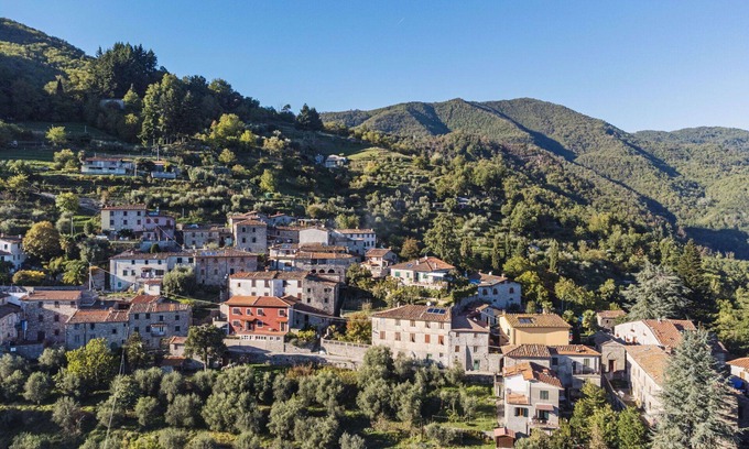 Pescaglia House | Idyllic Villa for 6 with Private Pool & High Guest Ratings