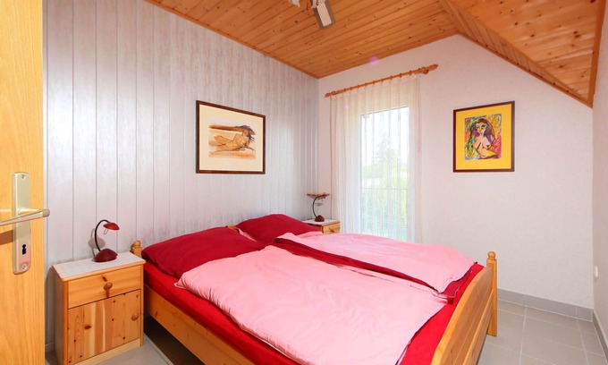 Fonyodliget House | Inviting Villa for 7 with Lake View, Kitchen & WIFI