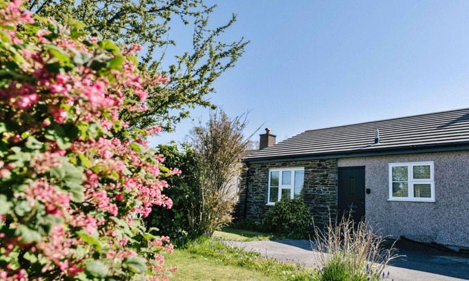 Lewannick House | Wonderful villa for 4 guests with WIFI