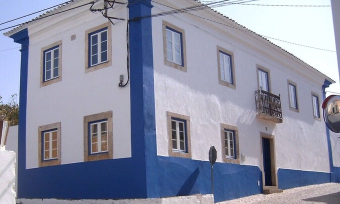 Obidos Villa | Idyllic Villa with Pool and Gardens Near Óbidos
