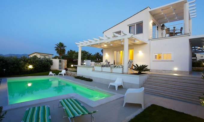 Alcamo Marina House | Impressive Villa with Private Pool & Ocean Views - Adamo
