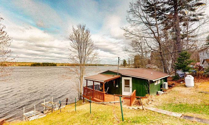 Weeks Mills House | Serene Waterfront Escape with Deck and High-Speed WiFi