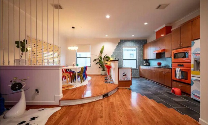 East Downtown Houston House | Experience the Pop Modern Wonderhaus Houston for Families