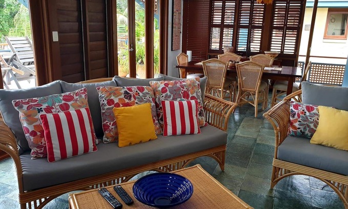 Wongaling Beach Apartment | Wongalinga Absolute Beachfront Retreat with Family Amenities