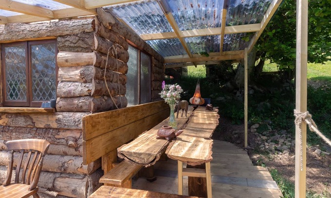 Abergele RV Rental | Secluded Cabin Retreat with Unique Glamping Tents