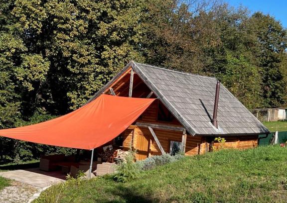 Banja Luka House | Pet-Friendly Wood Cabin Retreat with Perfect Guest Ratings