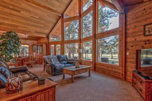 Oregon Water Wonderland House | Wood Duck 5: Family & Pet-Friendly Retreat with High Ratings