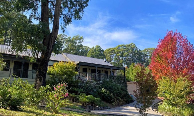 Marysville House | Exceptional Woodbine Lodge: Family-Friendly & Accessible Stay