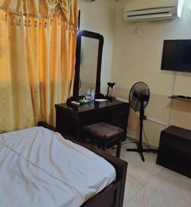 Freetown Villa | Woodcot Lodge