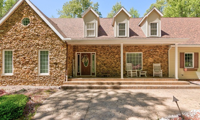 Austinburg House | Exclusive Wooded Home with Pool & Spa - Rated 9.8/10