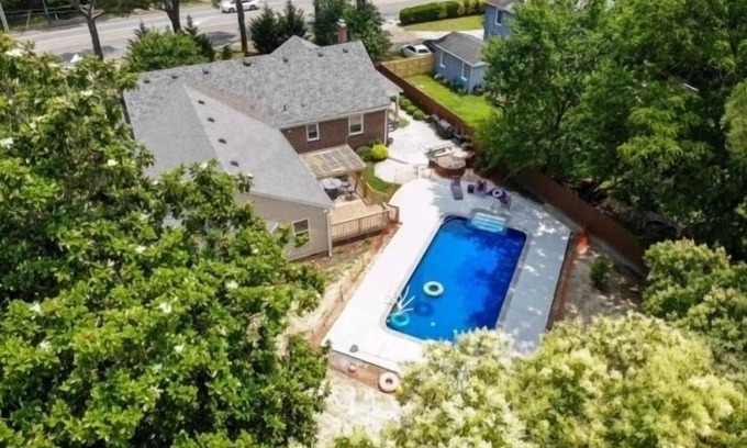 Portsmouth House | Wooded Wonderland: Pet-Friendly Paradise with Ocean Views