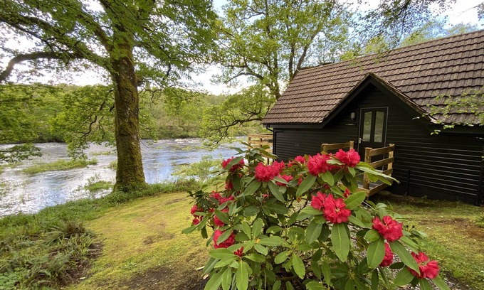Spean Bridge Cabin | Cozy Cabin for Two in Serene Woodland Retreat