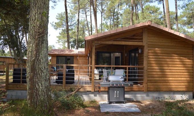 Ondres House | Wooden Chalet: Ocean View, Pool & Activities for Everyone
