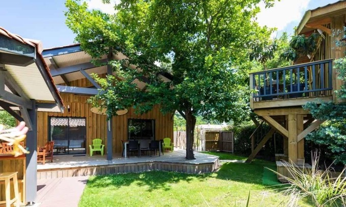 Hourtin House | Relaxing Wooden Chalet "Aloha" Steps from the Lake