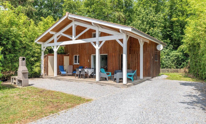 Biganos Ski Chalet | Idyllic Wooden Chalet Near Arcachon Basin with Ocean Views