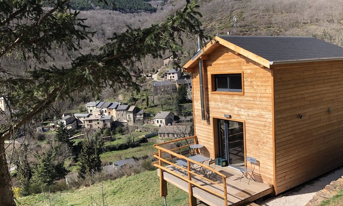 Urbanya Ski Chalet | Cozy Wooden Chalet on Stilts: Mountain Retreat for 2-4 Guests