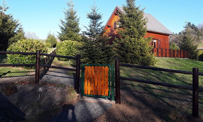 Mont-Dore Ski Chalet | WOODEN CHALET SPA + "The Squirrels" No. 2 (4 stars) MONT DORE / MOUNTAIN VIEW