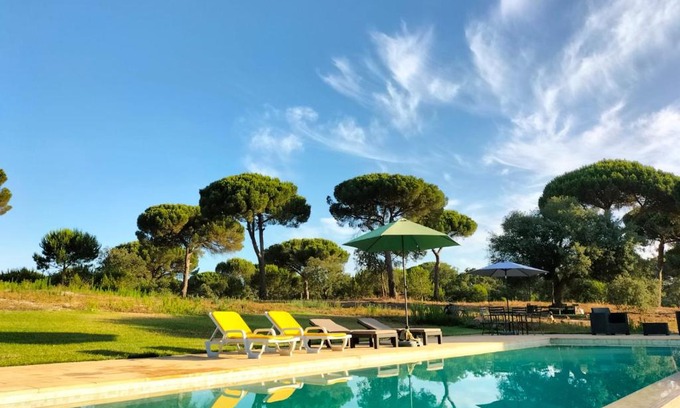 Palmela Ski Chalet | Discover Wooden House - Monte da Cortiça with a Pool