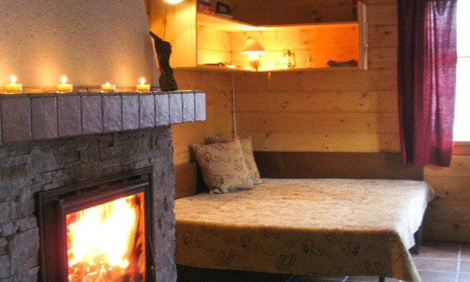 Dubrava Cottage | Cozy Wooden Log Cabin with Breakfast and Pet-Friendly Perks