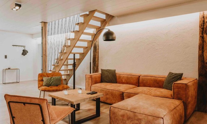 Nadrin Apartment | Wooden Soul: Cozy Duplex with Shared Garden Retreat