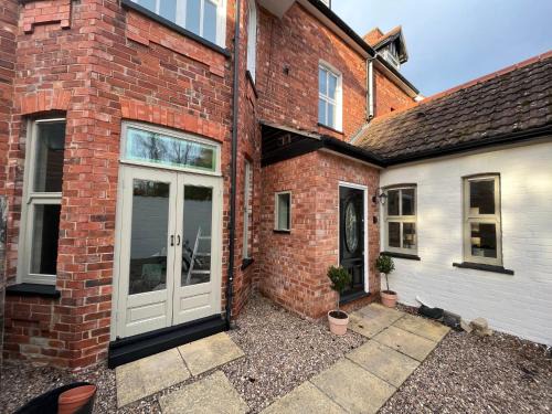 Woodhall Spa Apartment | Elegant Woodhall Spa Flat with Pet Friendly Amenities