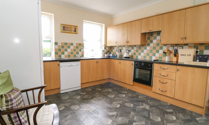 Cottingham Cottage | Guest Rated 10/10: Woodhill Pet-Friendly Cottage Retreat