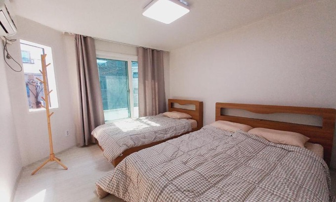 Gwanak-gu Apartment | Woodland Apartment: Ideal Stay for Foreign Guests