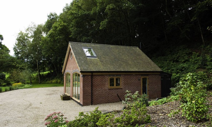 Sugnall House | Accessible Woodland Cottage at Brook House: Guest Rated 9.6